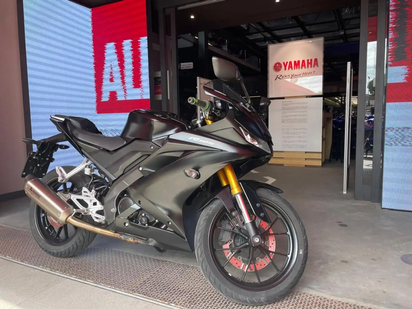 Yamaha YZF-R125 . Nero - 2