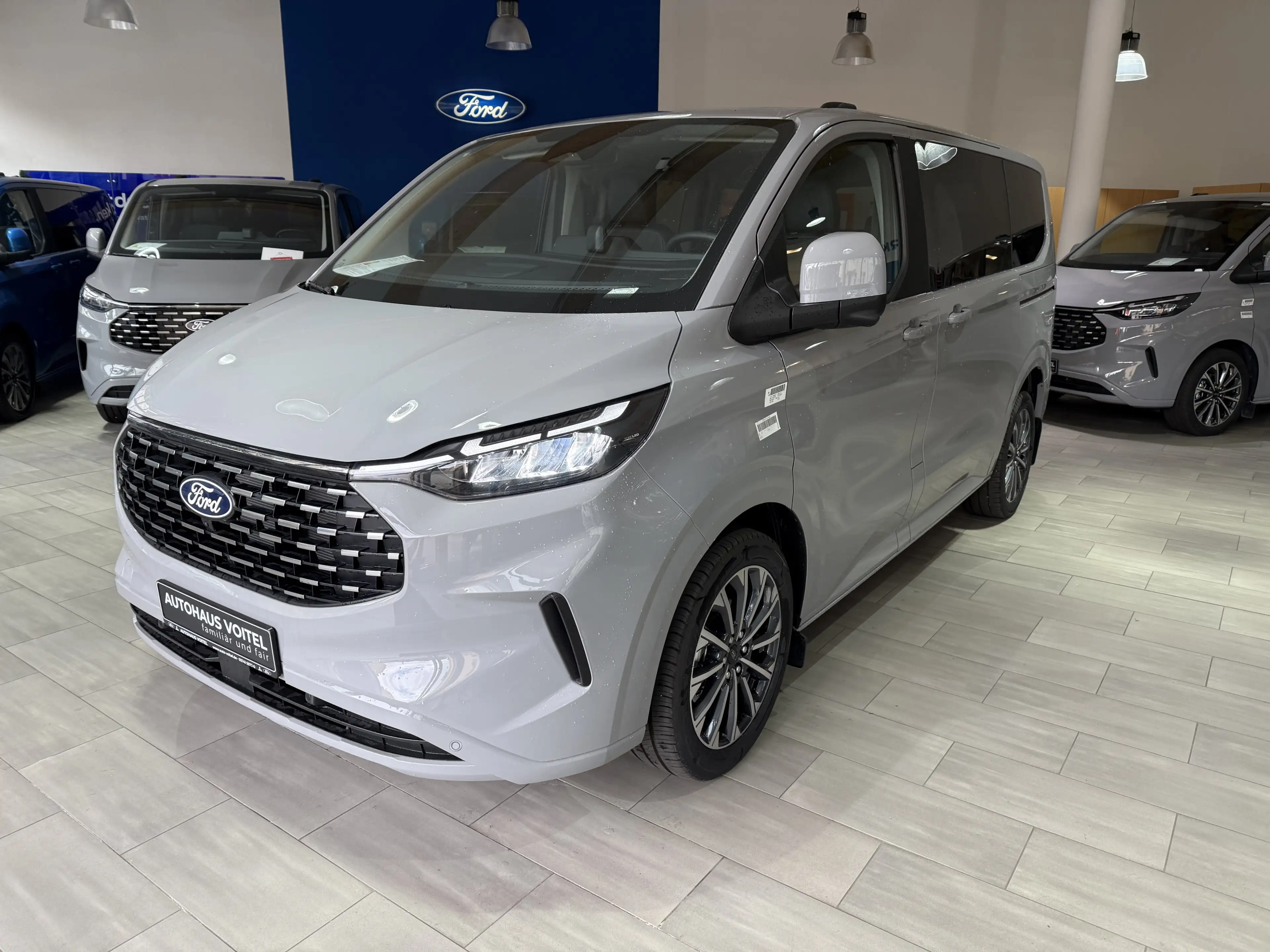 Ford Tourneo Custom Titanium X L1 AWD elektr. AHK / B&O / 70L Tank