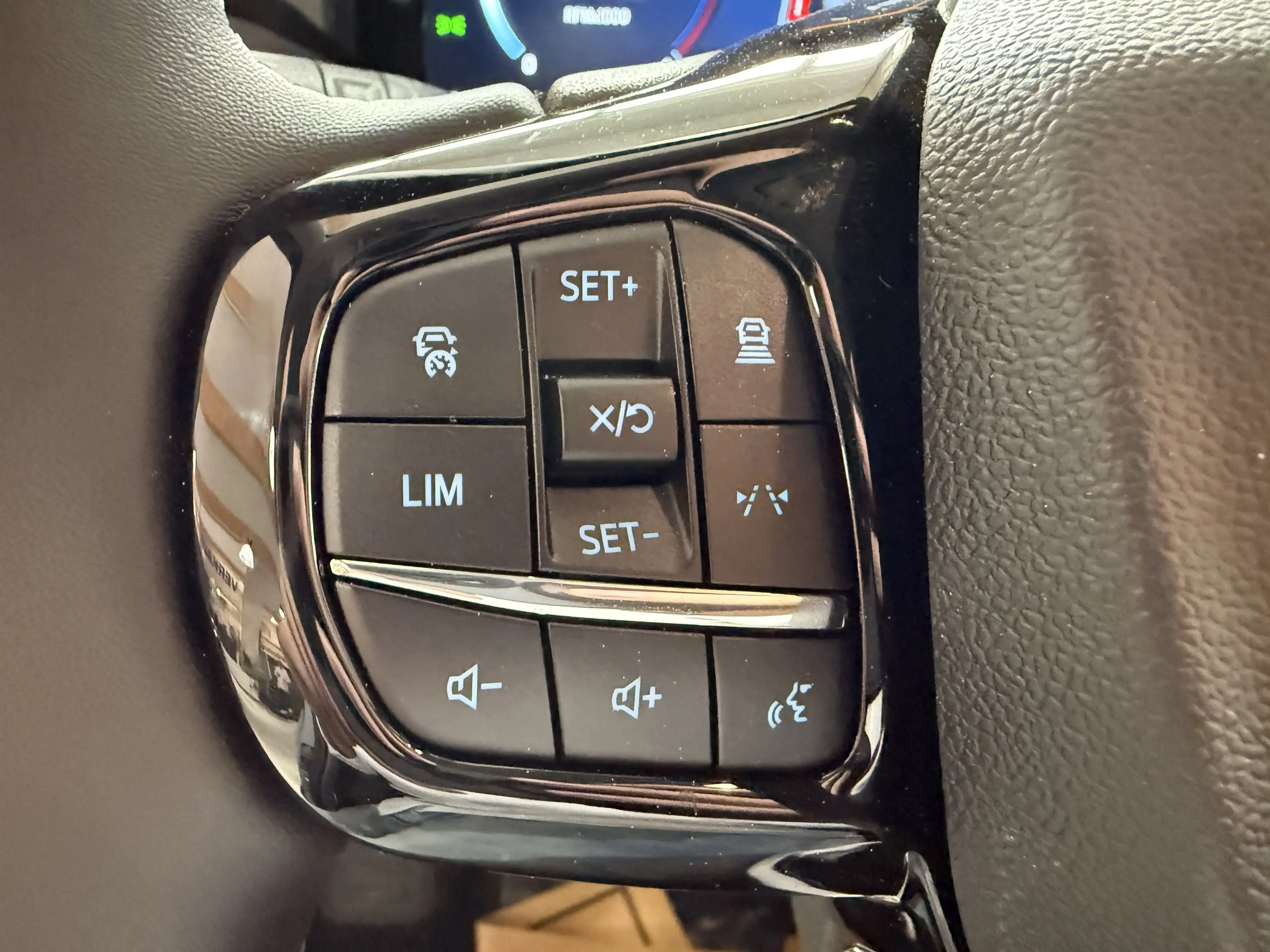 Ford Tourneo Custom Titanium X L1 AWD elektr. AHK / B&O / 70L Tank — photo 13