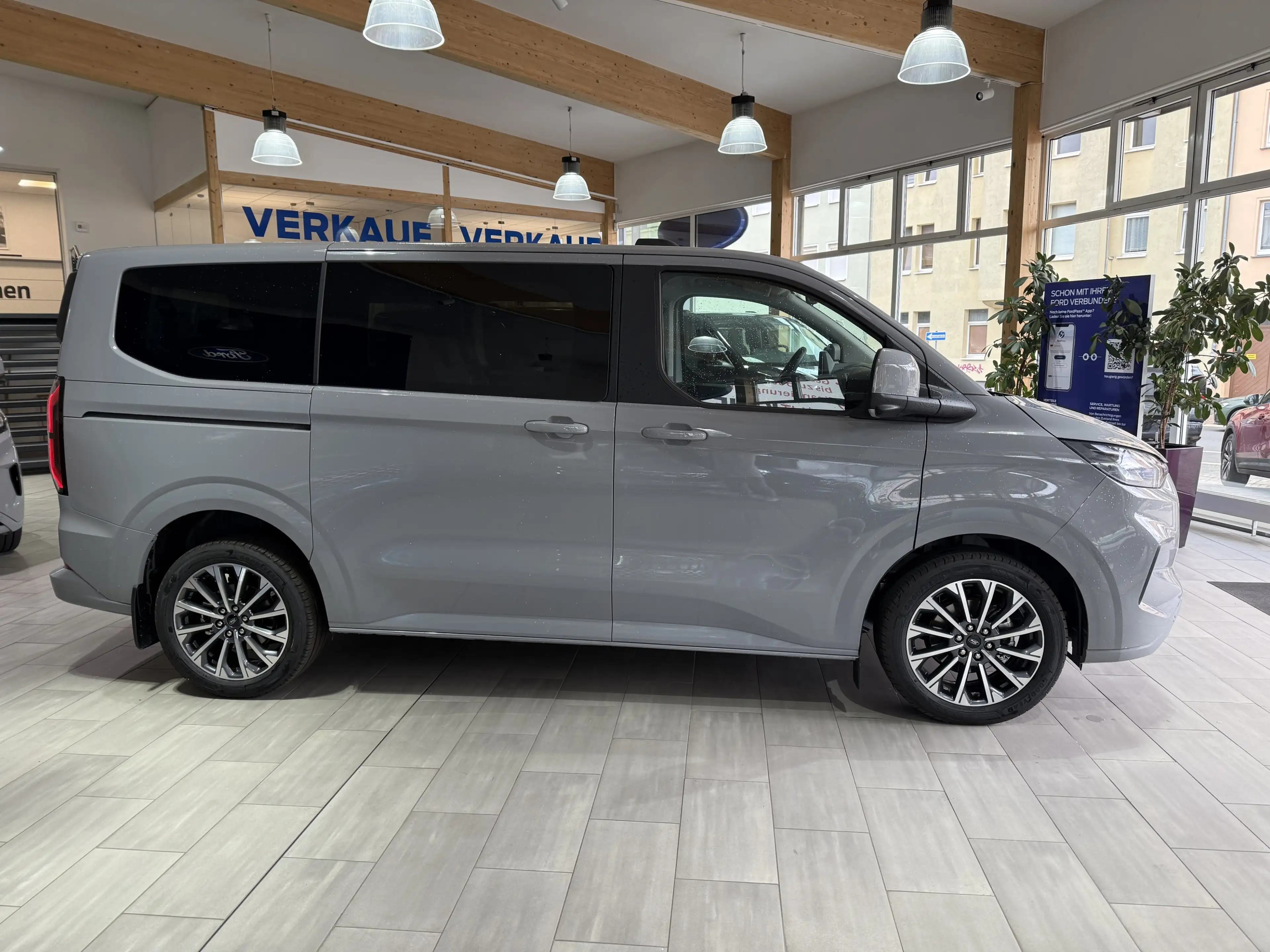 Ford Tourneo Custom Titanium X L1 AWD elektr. AHK / B&O / 70L Tank — photo 4