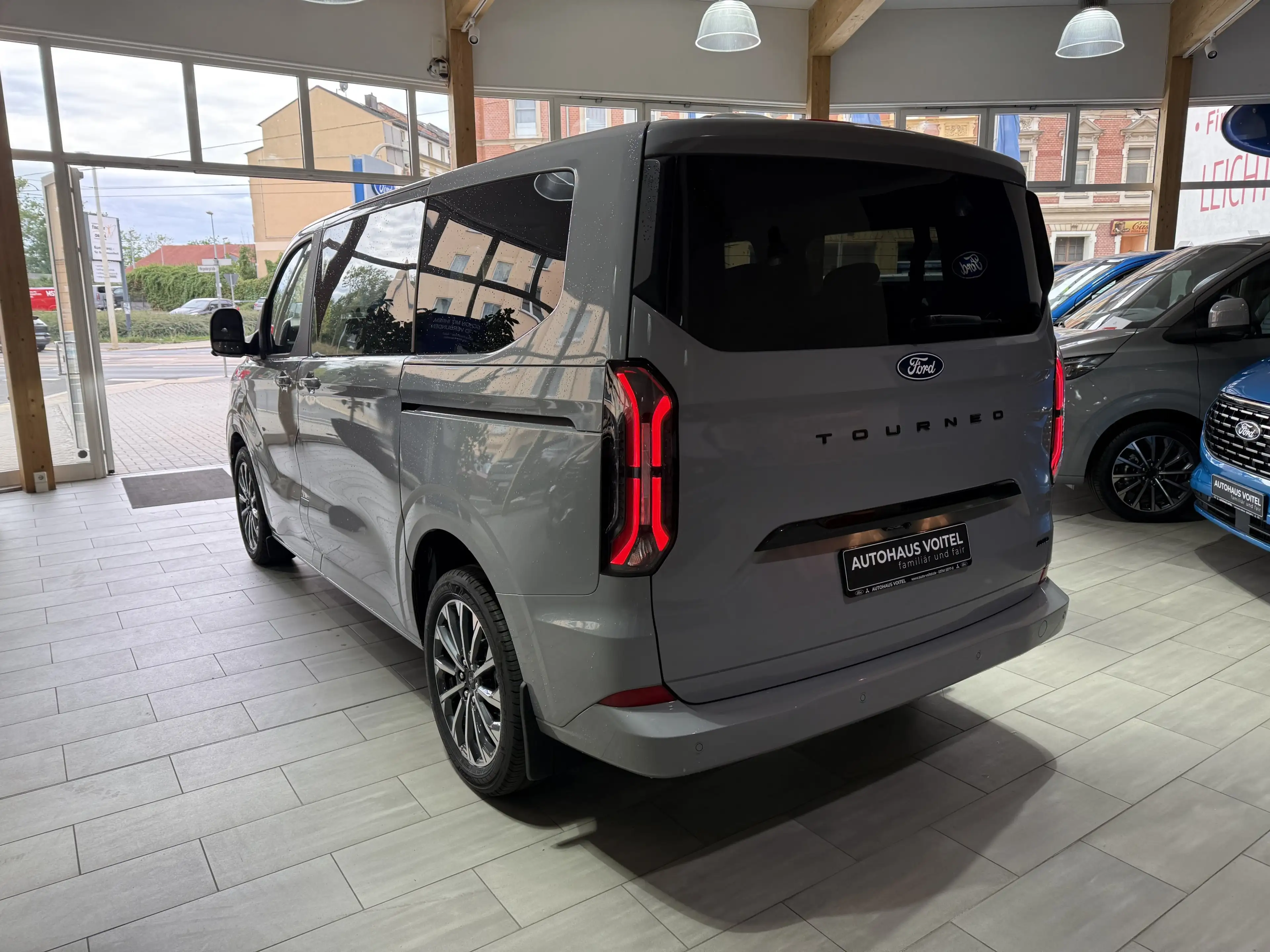 Ford Tourneo Custom Titanium X L1 AWD elektr. AHK / B&O / 70L Tank — photo 7