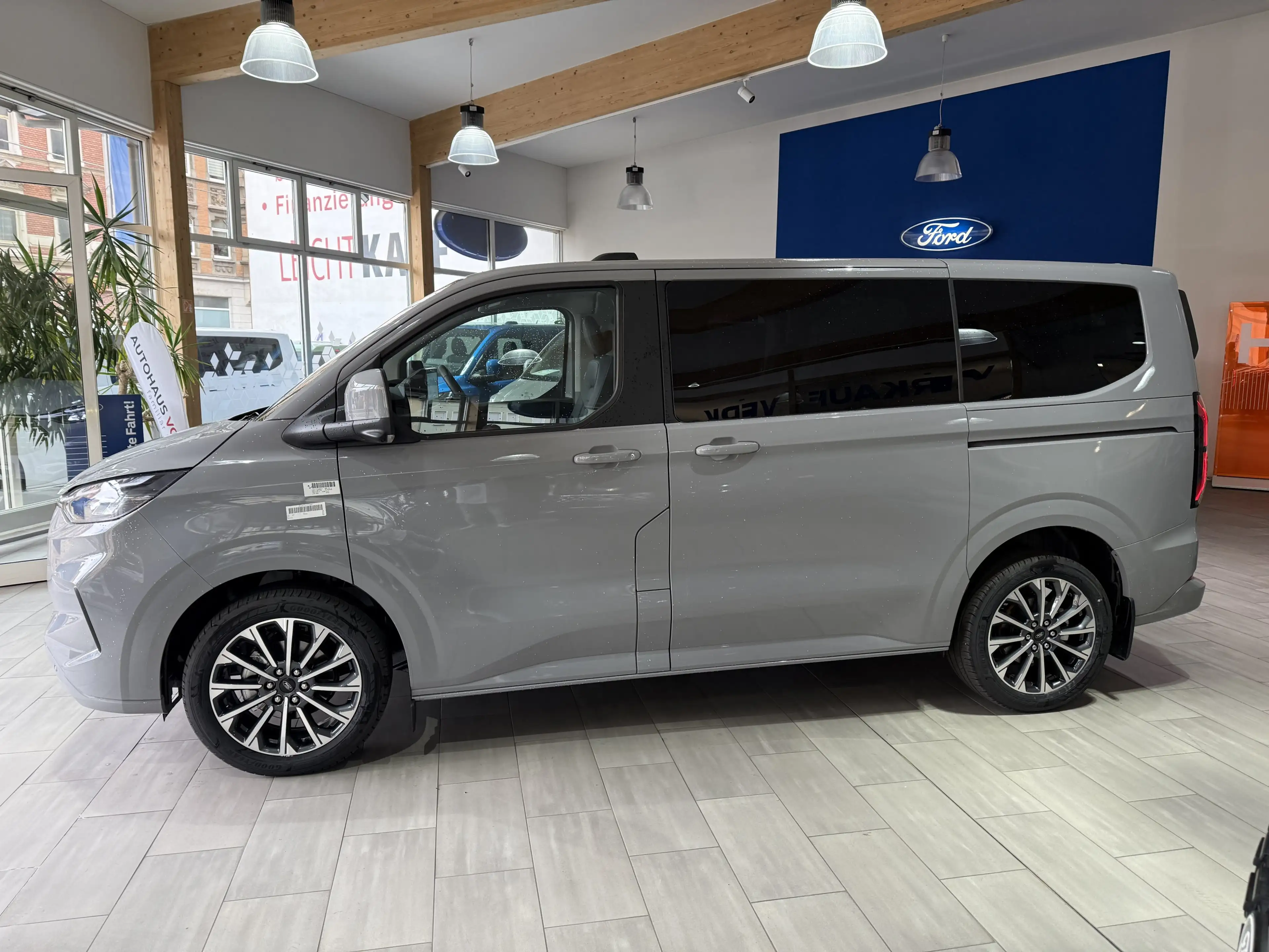 Ford Tourneo Custom Titanium X L1 AWD elektr. AHK / B&O / 70L Tank — photo 8
