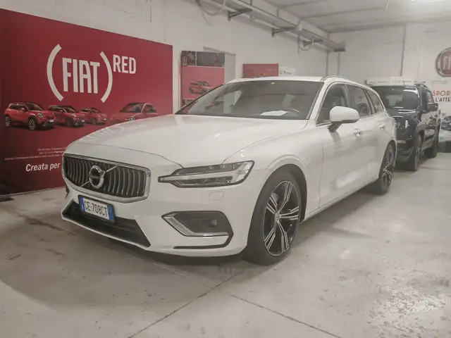 Volvo V60 view 3