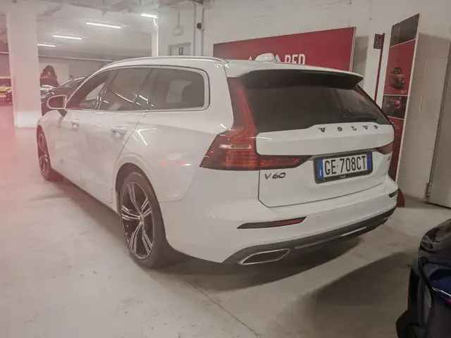 Volvo V60 view 4