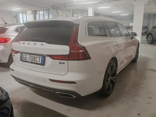 Volvo V60 view 5