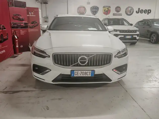 Volvo V60 view 2