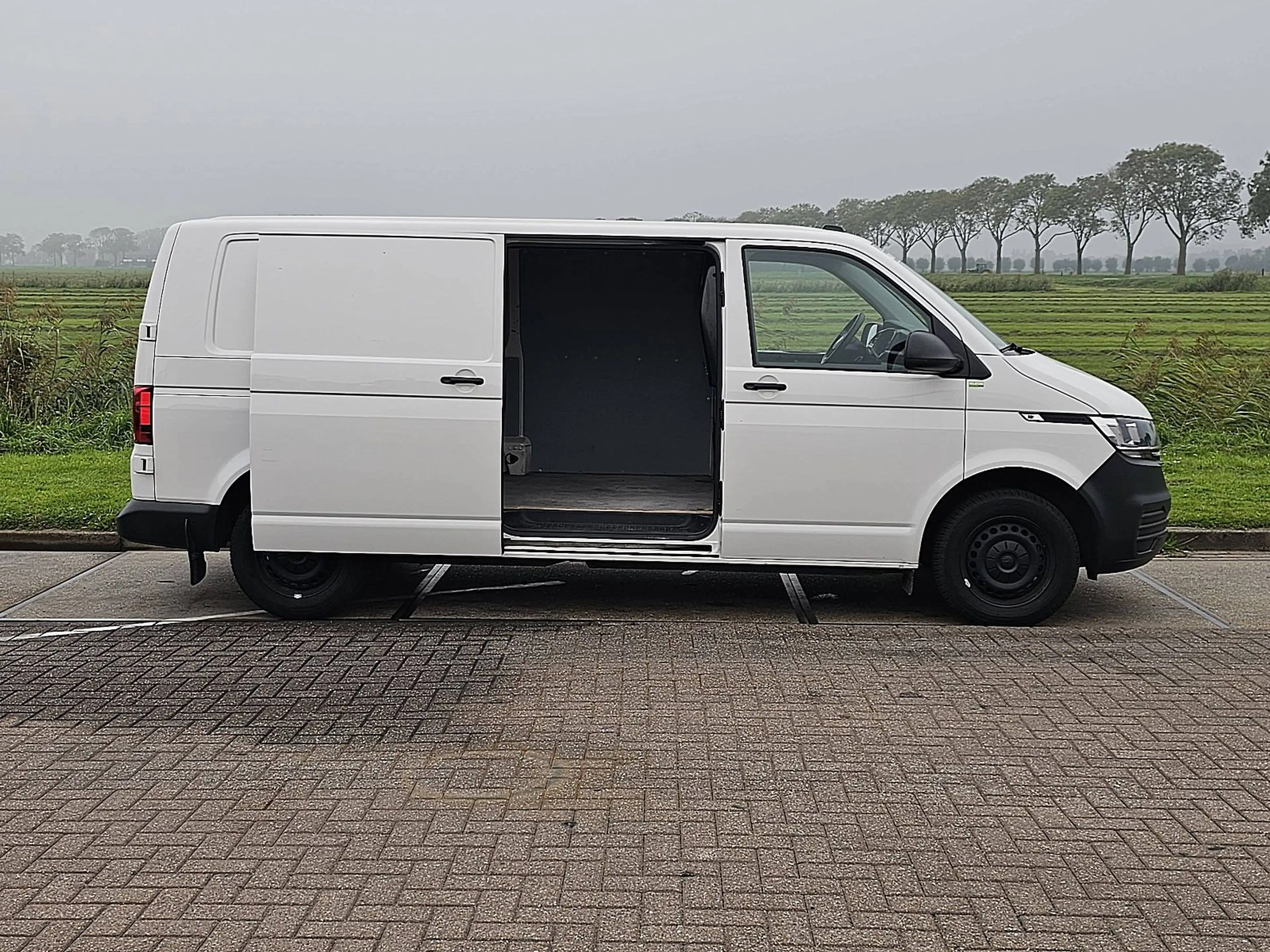 Volkswagen Transporter 2.0 TDI T6.1 150Pk L2H1 Autm — photo 12