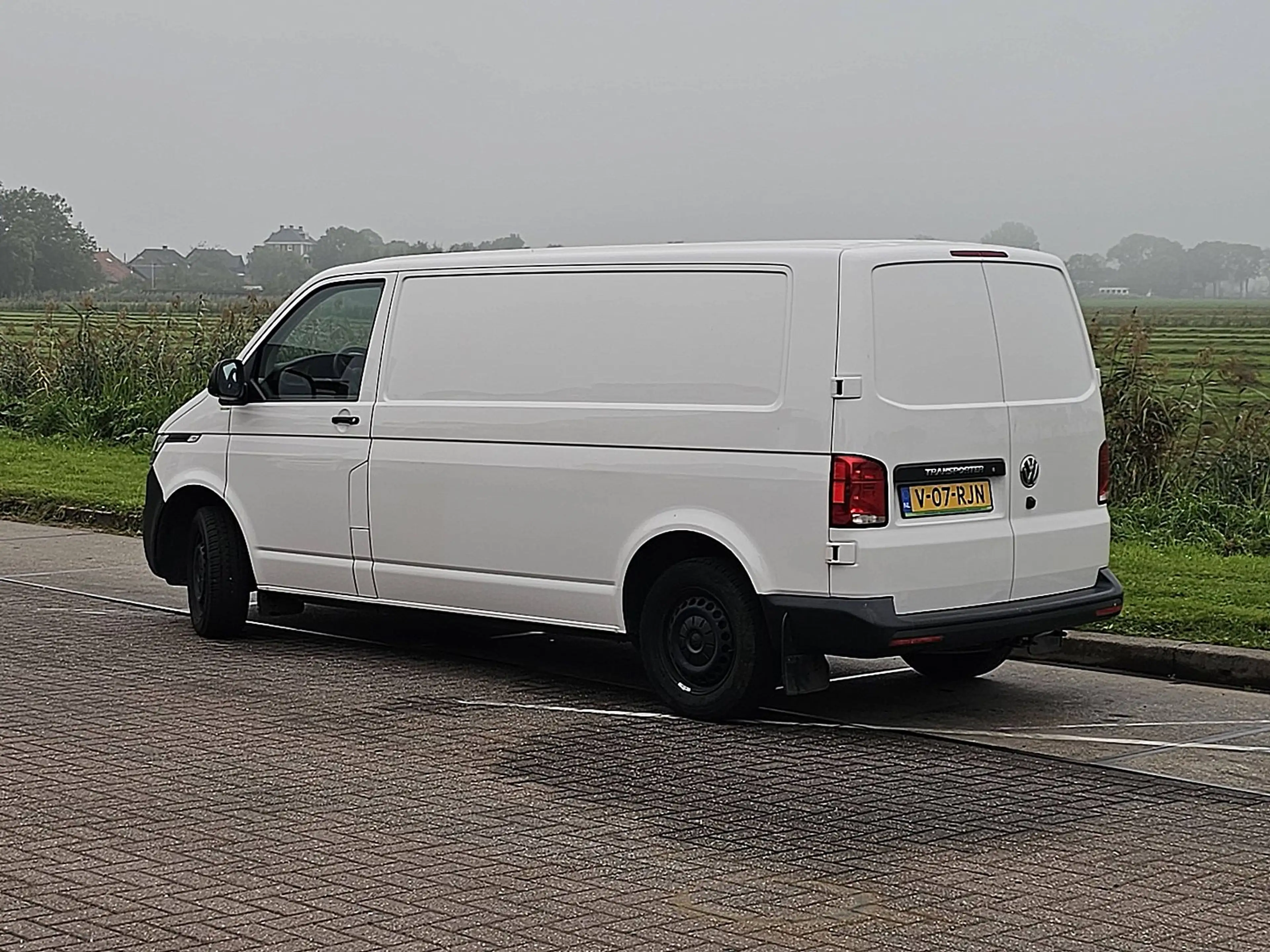 Volkswagen Transporter 2.0 TDI T6.1 150Pk L2H1 Autm — photo 6