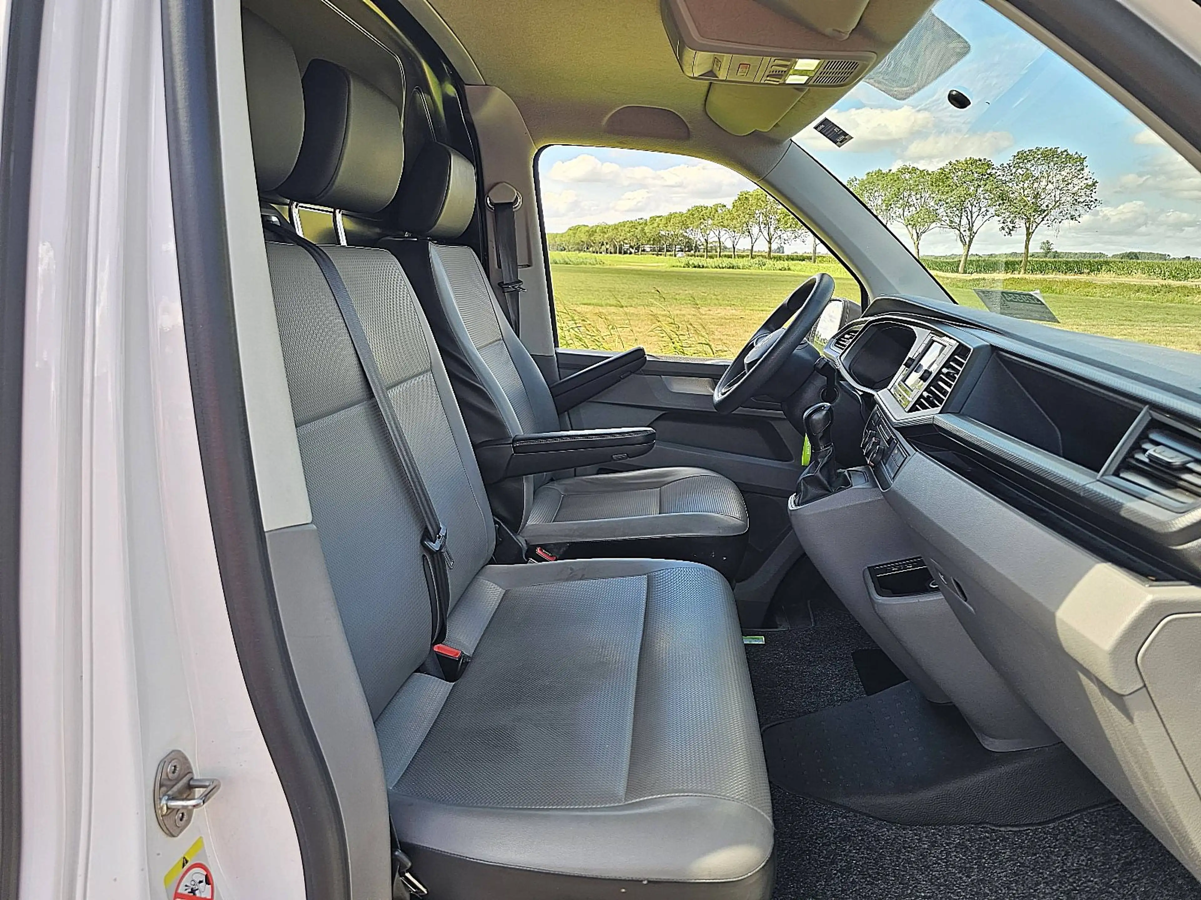 Volkswagen Transporter 2.0 TDI T6.1 150Pk L2H1 Autm — photo 7