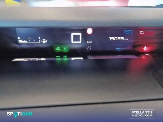 Citroen C3 view 12