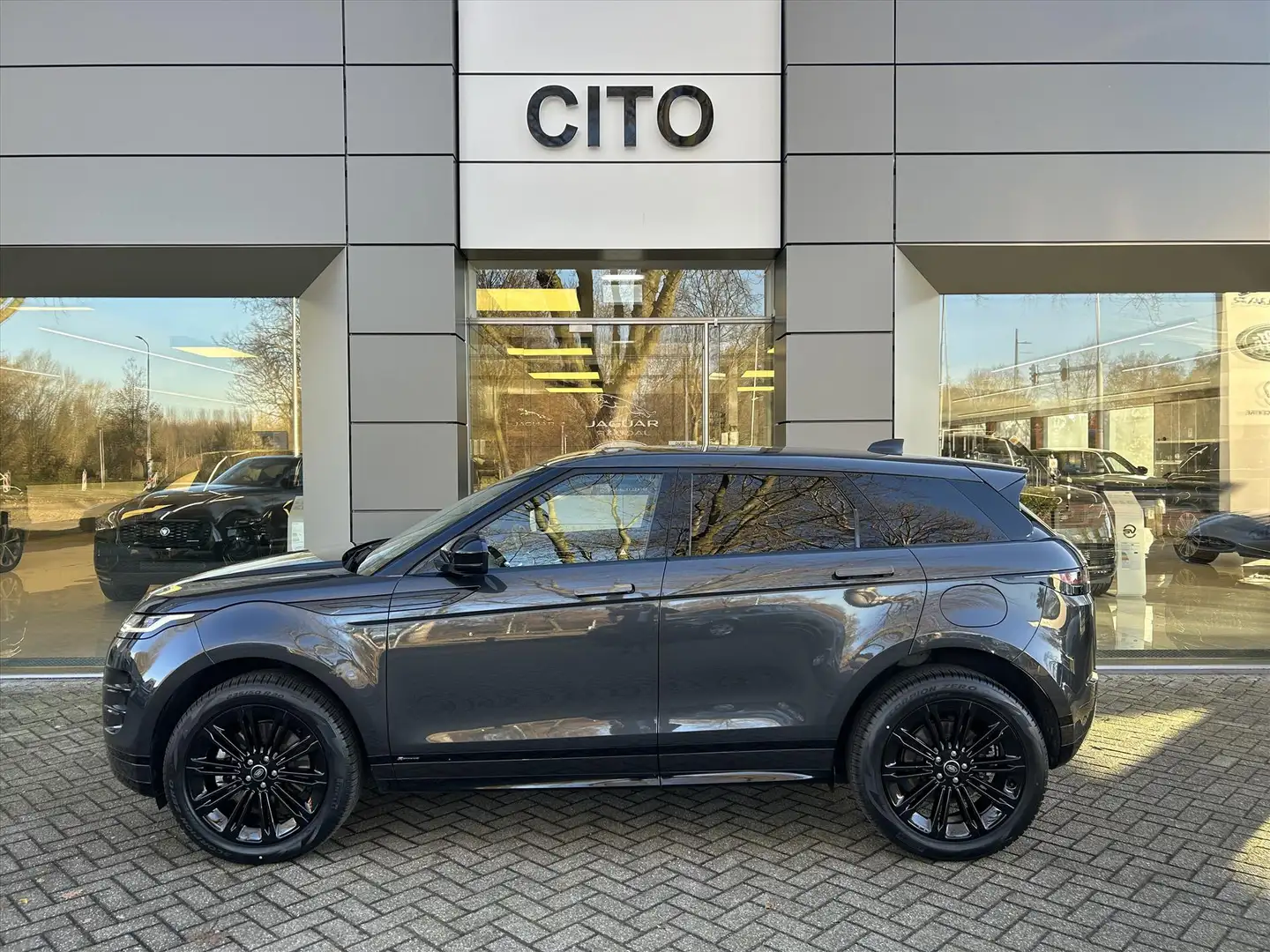 Land Rover Range Rover Evoque P300e PHEV AWD R-Dynamic S Grijs - 2
