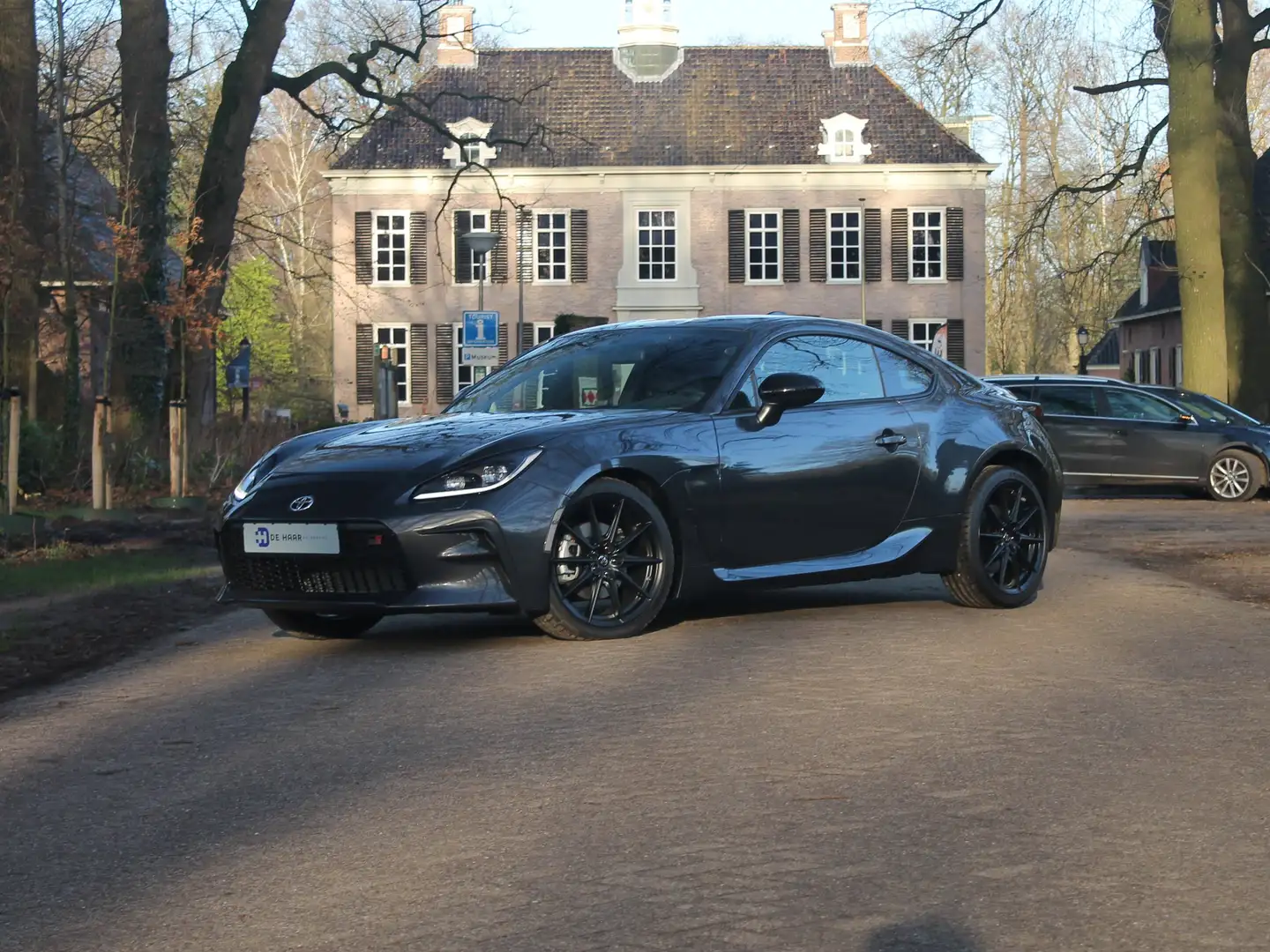 Toyota GR86 2.4 Premium - Export Prijs. Grijs - 1
