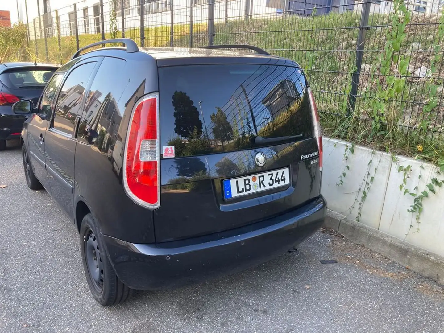Skoda Roomster 1.6 16V Style Negro - 1