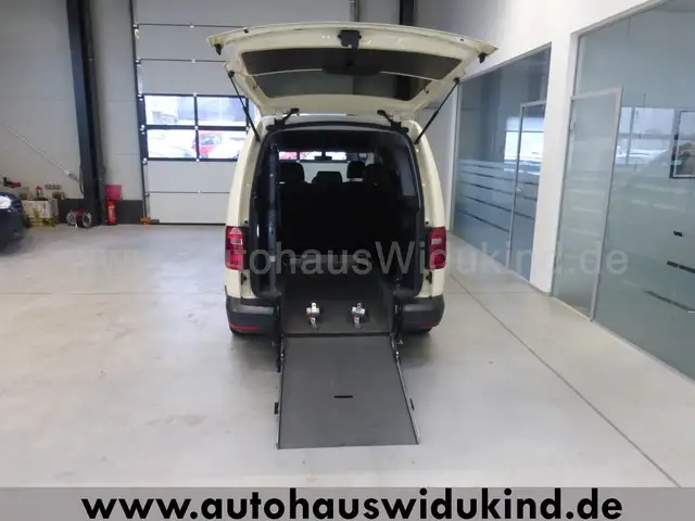 Volkswagen Caddy Maxi Aut. Behindertenger.Rampe Rollst. AMF