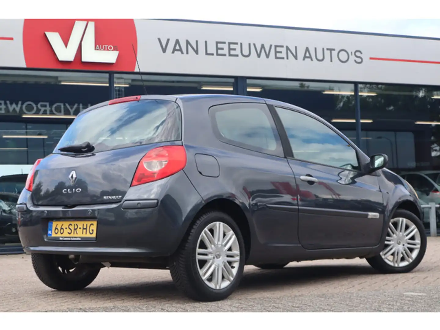 Renault Clio 1.6-16V Initiale | Cruise | Clima | Radio CD Grijs - 2