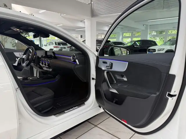Mercedes-Benz A view 8
