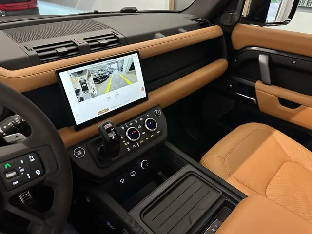 Land Rover Defender view 6