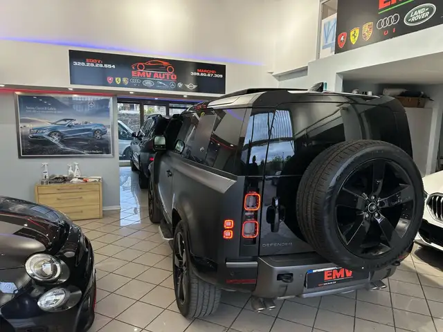 Land Rover Defender view 12
