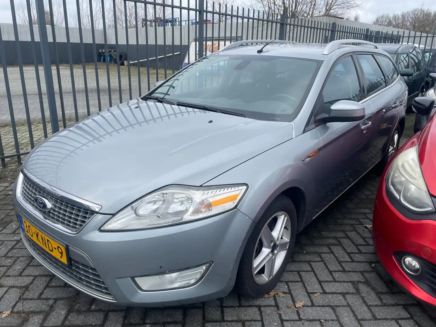 Ford Mondeo Wagon 2.0 TDCi Ghia MOTOR DEFECT Grau - 1