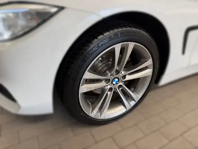BMW 4 Series view 3