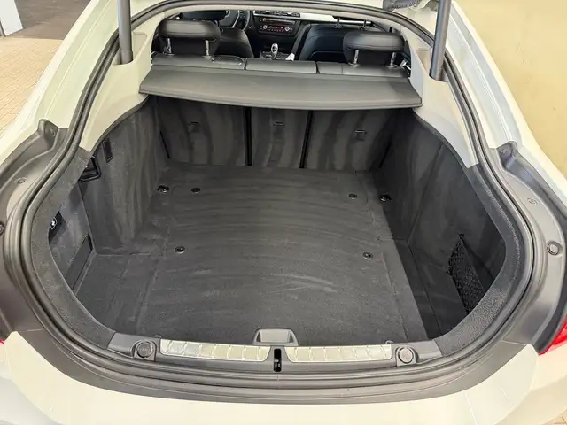 BMW 4 Series view 10