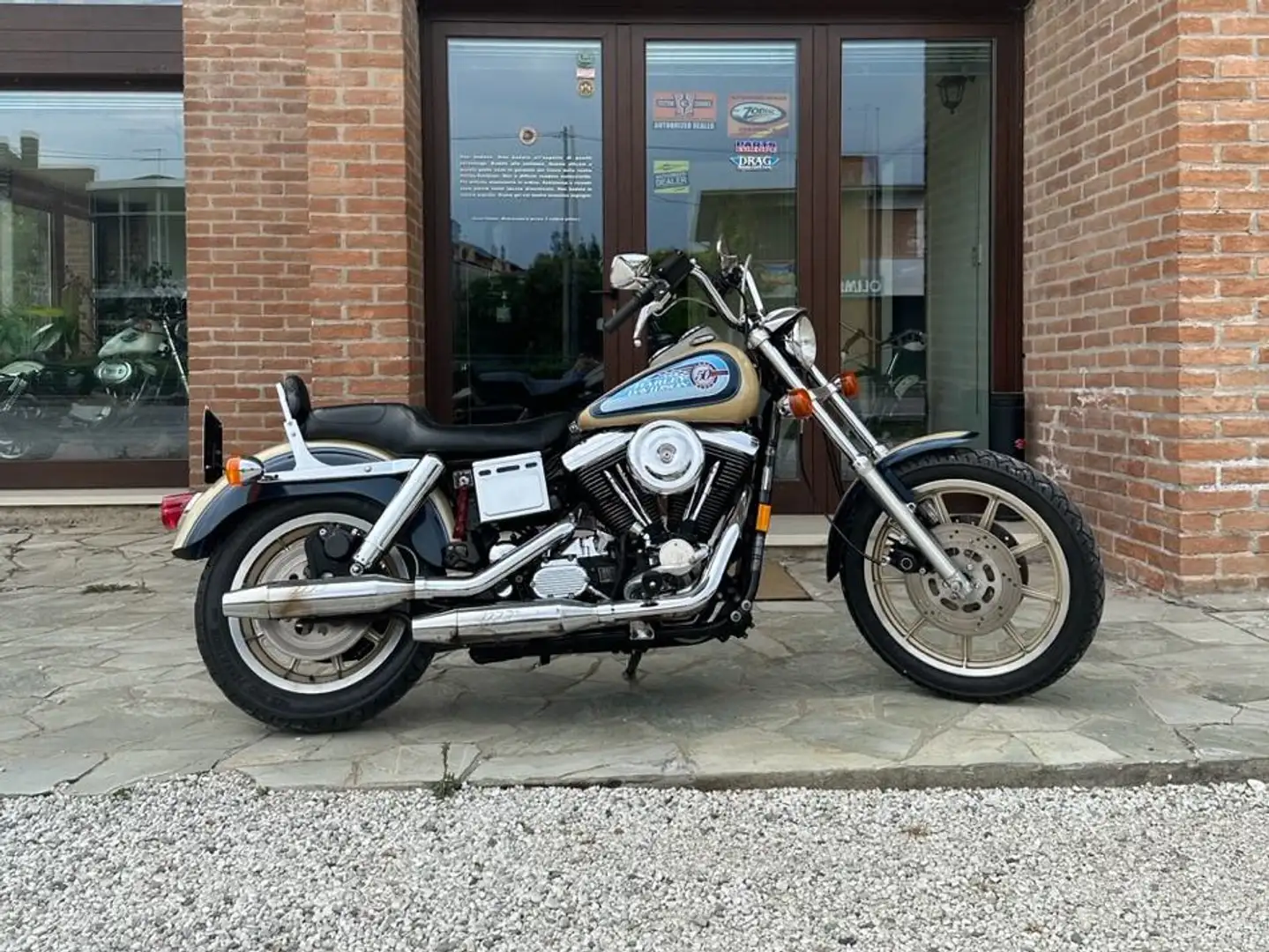 Harley-Davidson Dyna Glide - 1