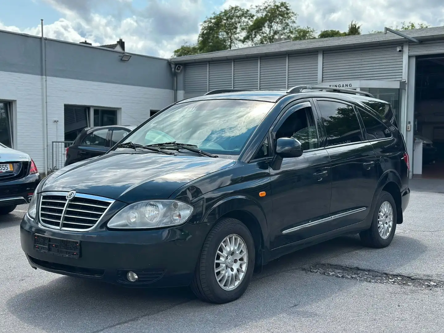 SsangYong Rodius XDi 2707-Sitzer*Leder*Auto*Sitzheizung* Чорний - 1