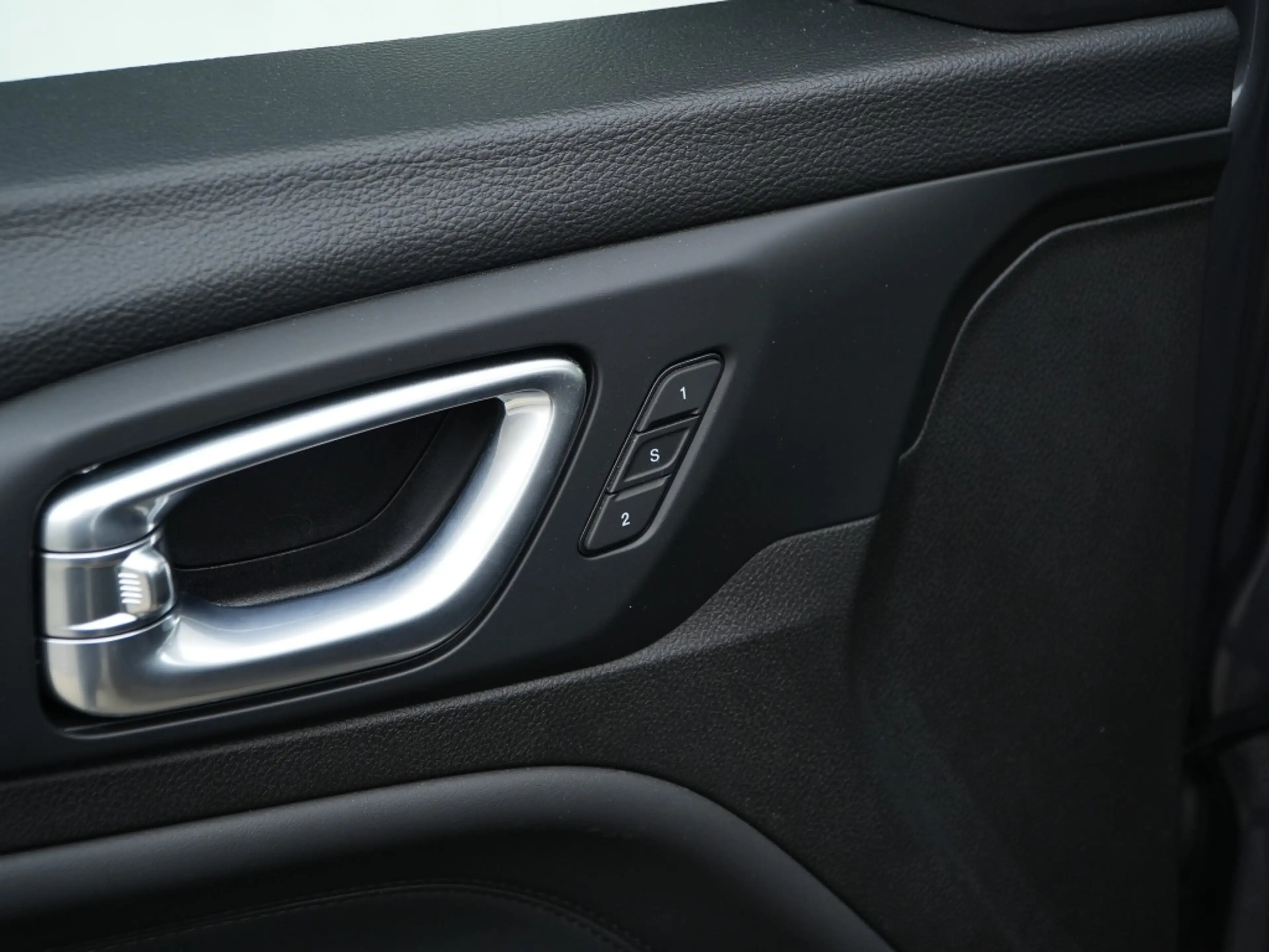 Jeep Compass 4xe 240 PK Hybride Summit | Pano | Premium | LED | — photo 15