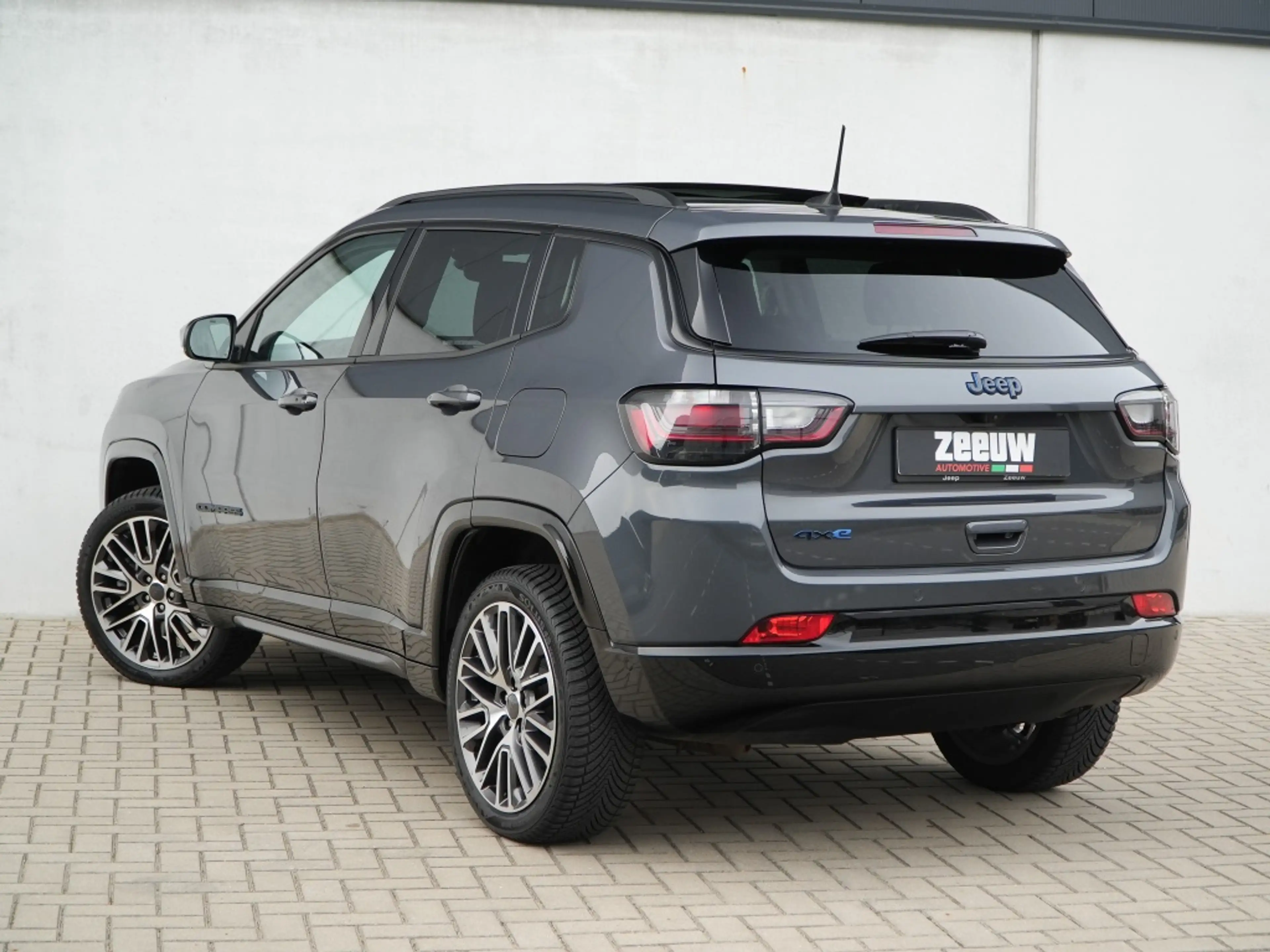 Jeep Compass 4xe 240 PK Hybride Summit | Pano | Premium | LED | — photo 10