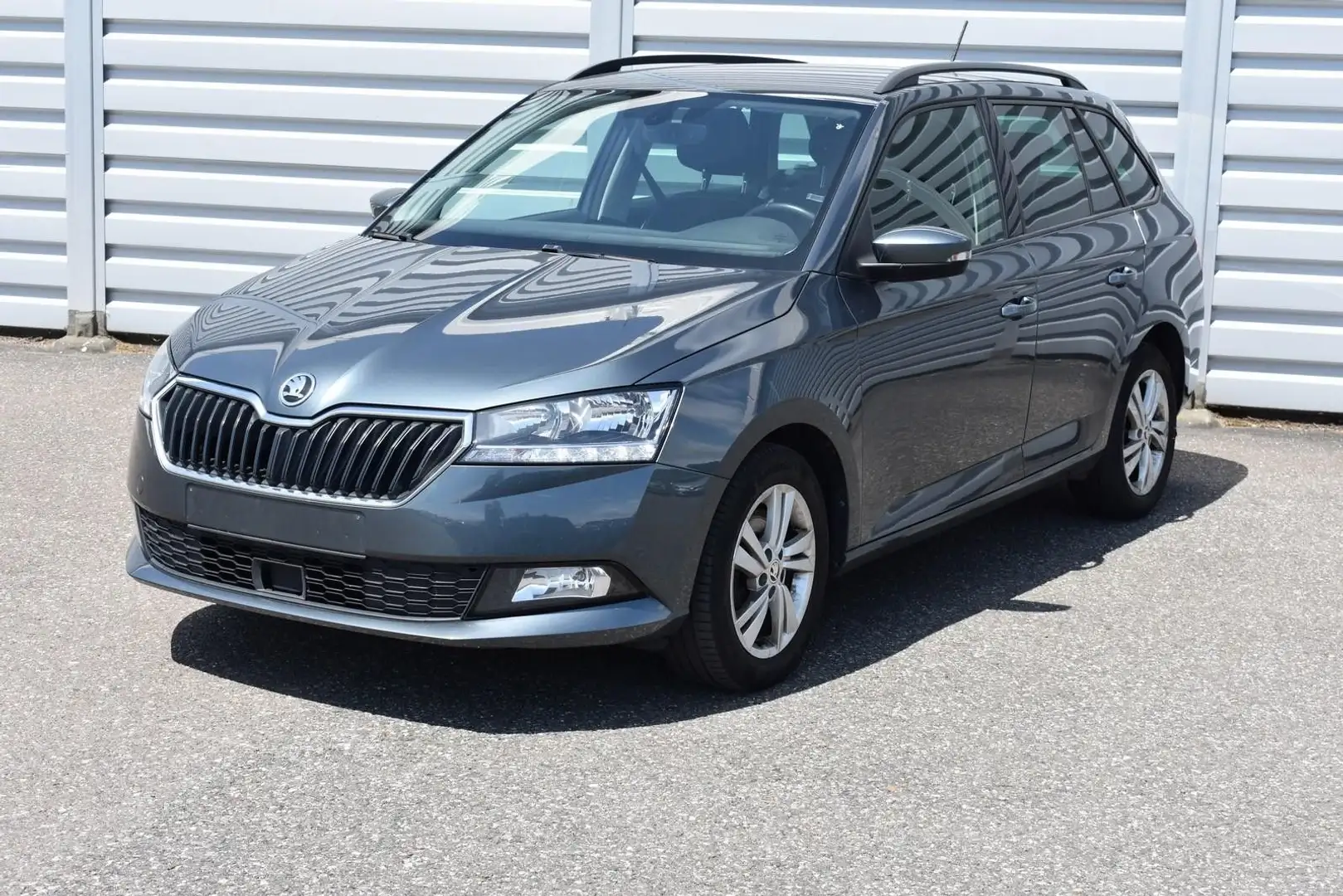 Skoda Fabia Ambition DSG|Navi|Temp.|PDC|Front Assist| Grau - 1