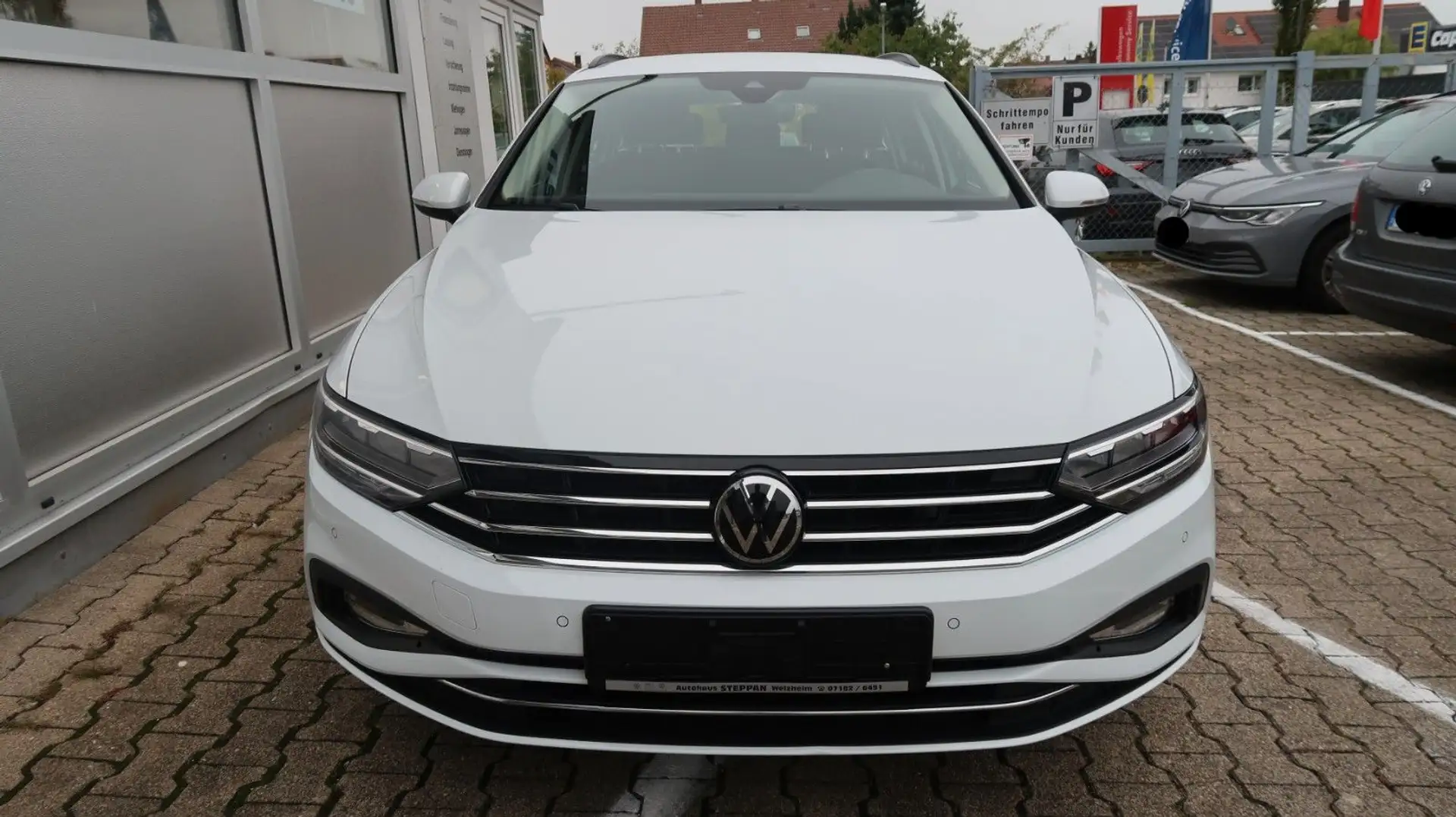 Volkswagen Passat Variant 1,5 TSI Business +Navi +LED +PDC Weiß - 2