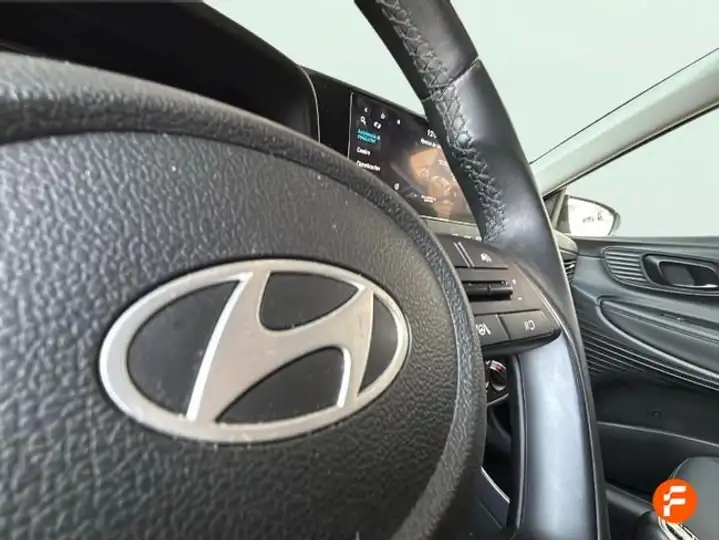 Hyundai i20 5P TGDI 1.0 KLASS 2025, foto 23