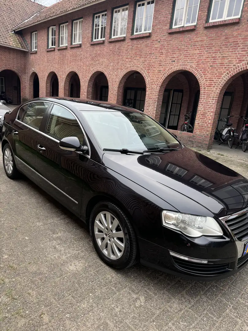 Volkswagen Passat 2.0 FSI Automatik Individual Chrom - 2
