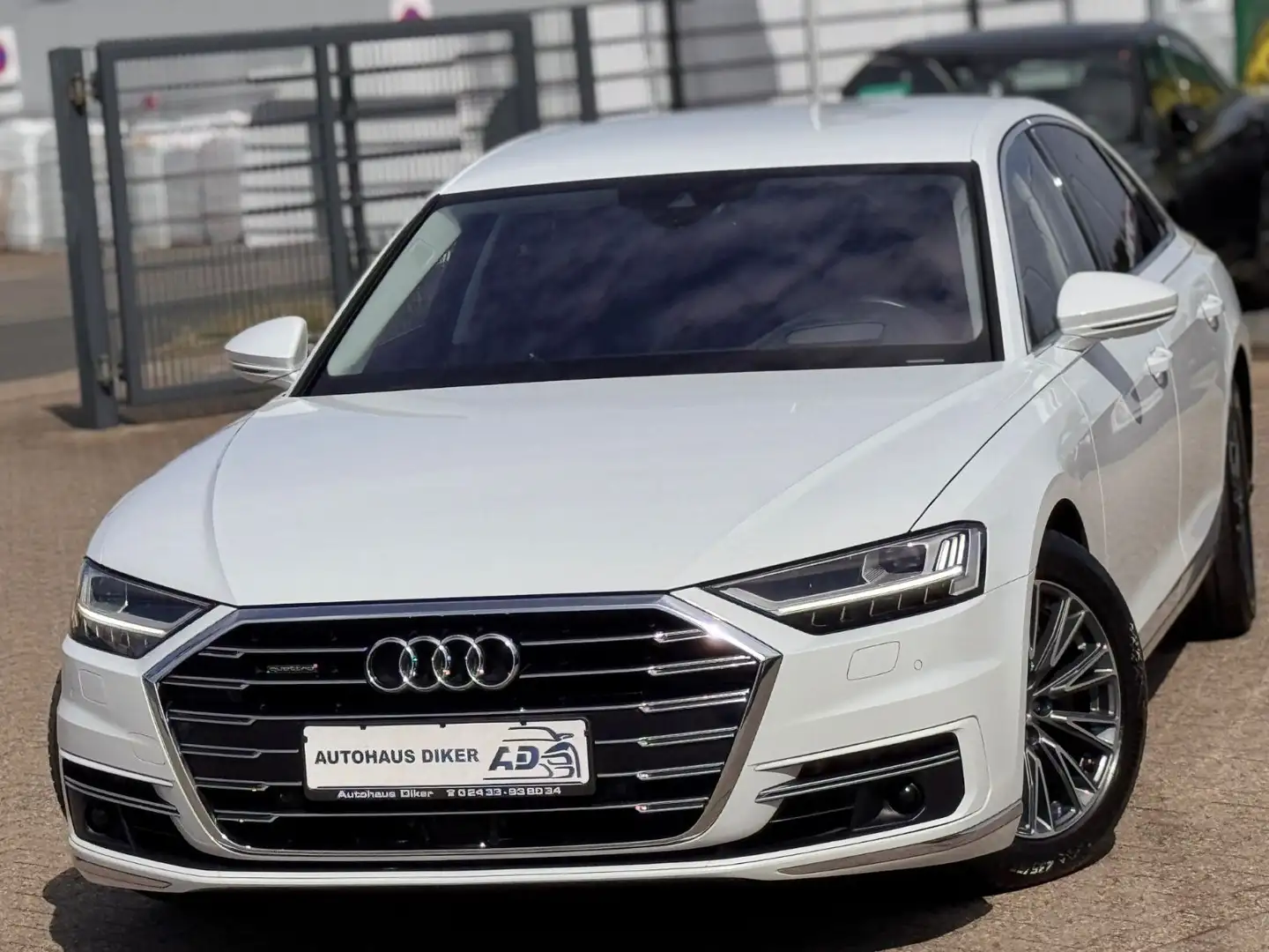 Audi A8 50 TDI quattro Weiß - 1