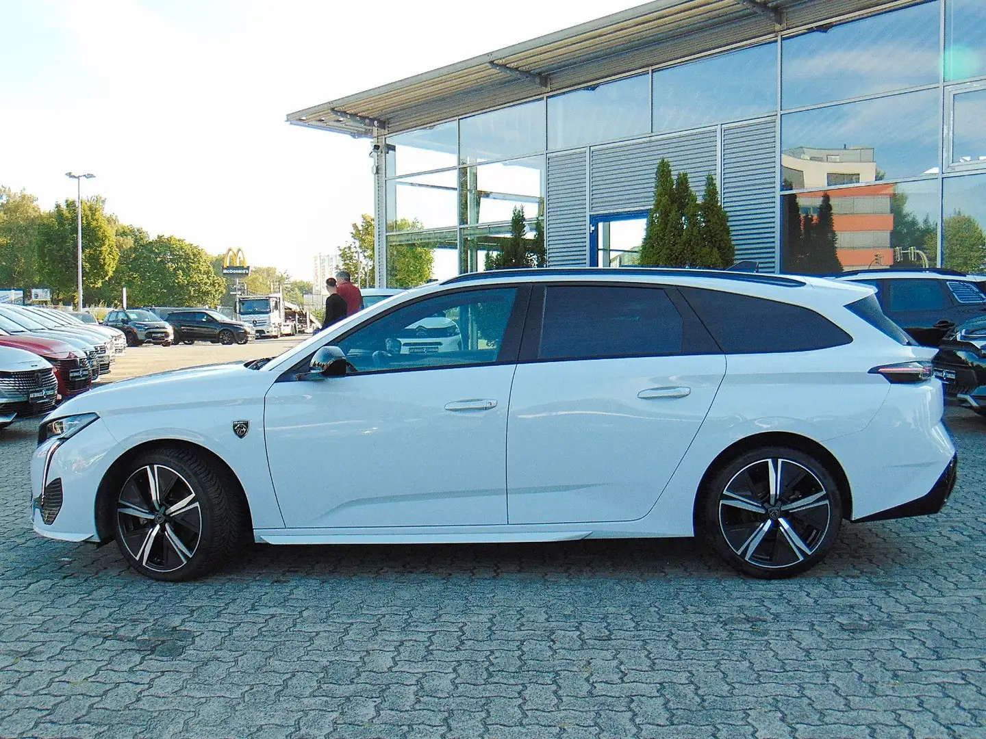 Peugeot 308 SW GT 130 EAT8  - Focal - 360°Cam - Matrix Weiß - 2