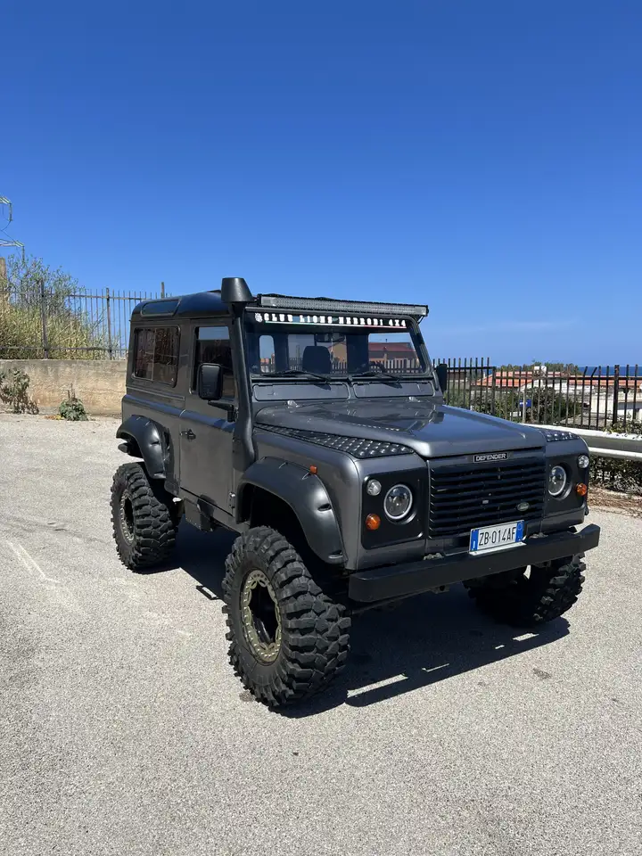 Land Rover Defender 90 2.5 tdi Hard Top, foto 2