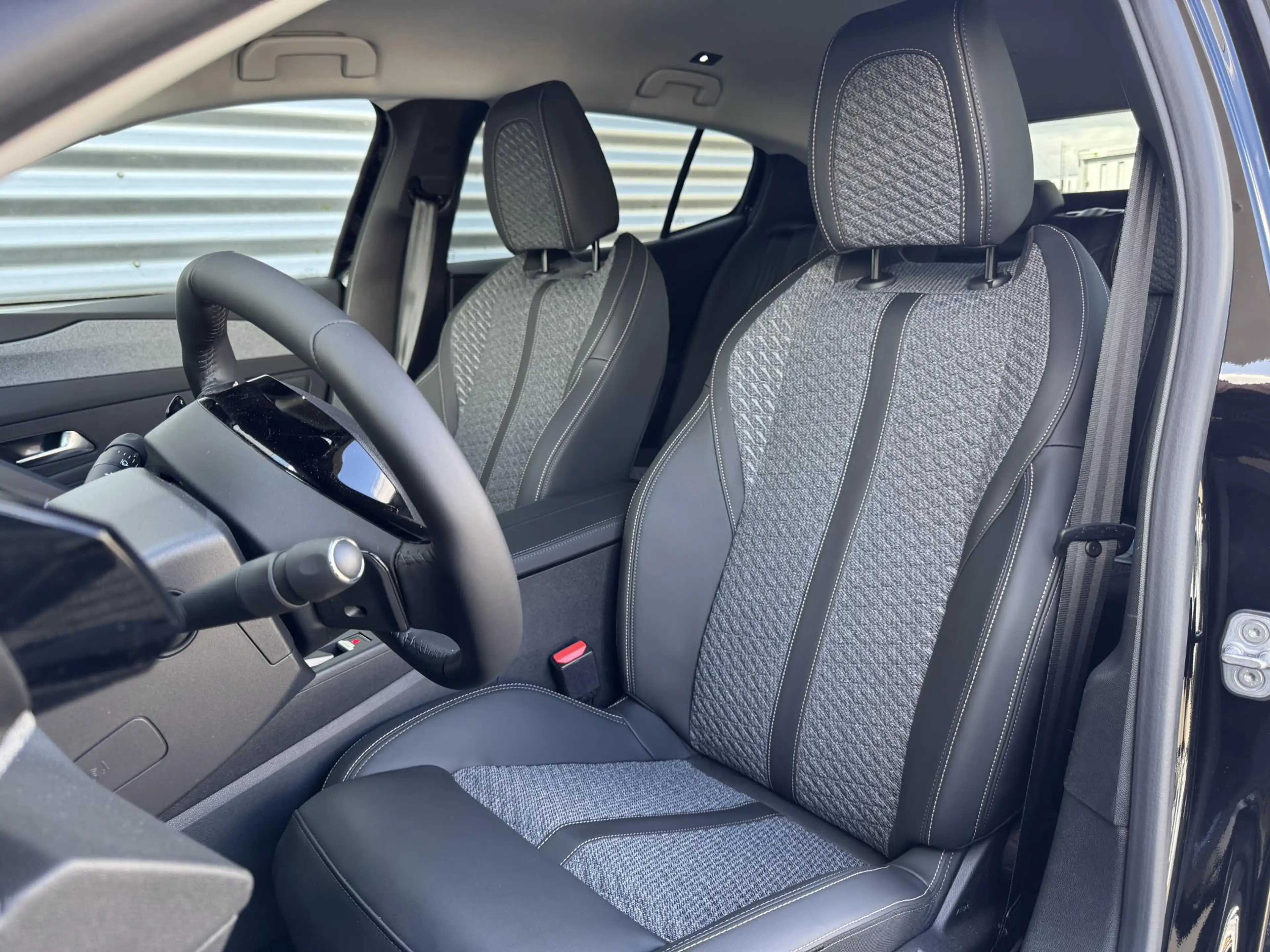Peugeot 408 1.2 Allure Hybrid 145pk | NAVI | 360° VISION PACK — photo 15