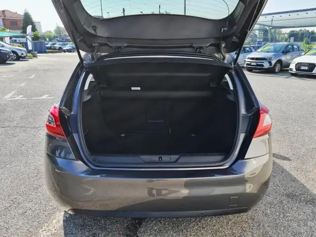Peugeot 308 view 7