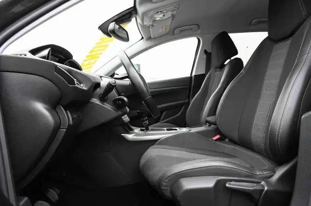 Peugeot 308 view 11