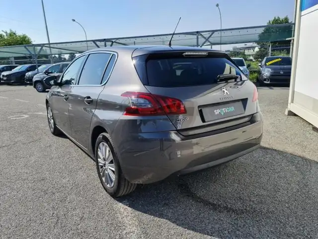 Peugeot 308 view 5