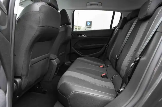 Peugeot 308 view 13