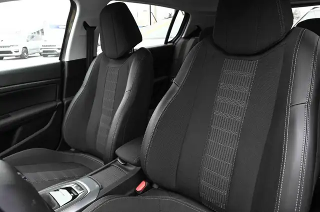 Peugeot 308 view 12