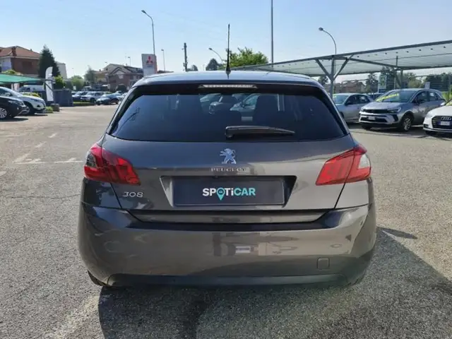 Peugeot 308 view 6