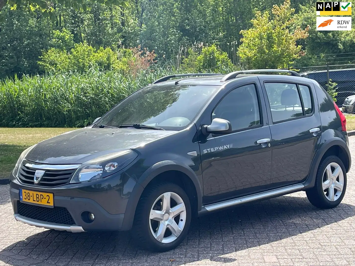 Dacia Sandero 1.6 Stepway/AIRCO/ELEC RAMEN VOOR/TREKHAAK Gris - 1