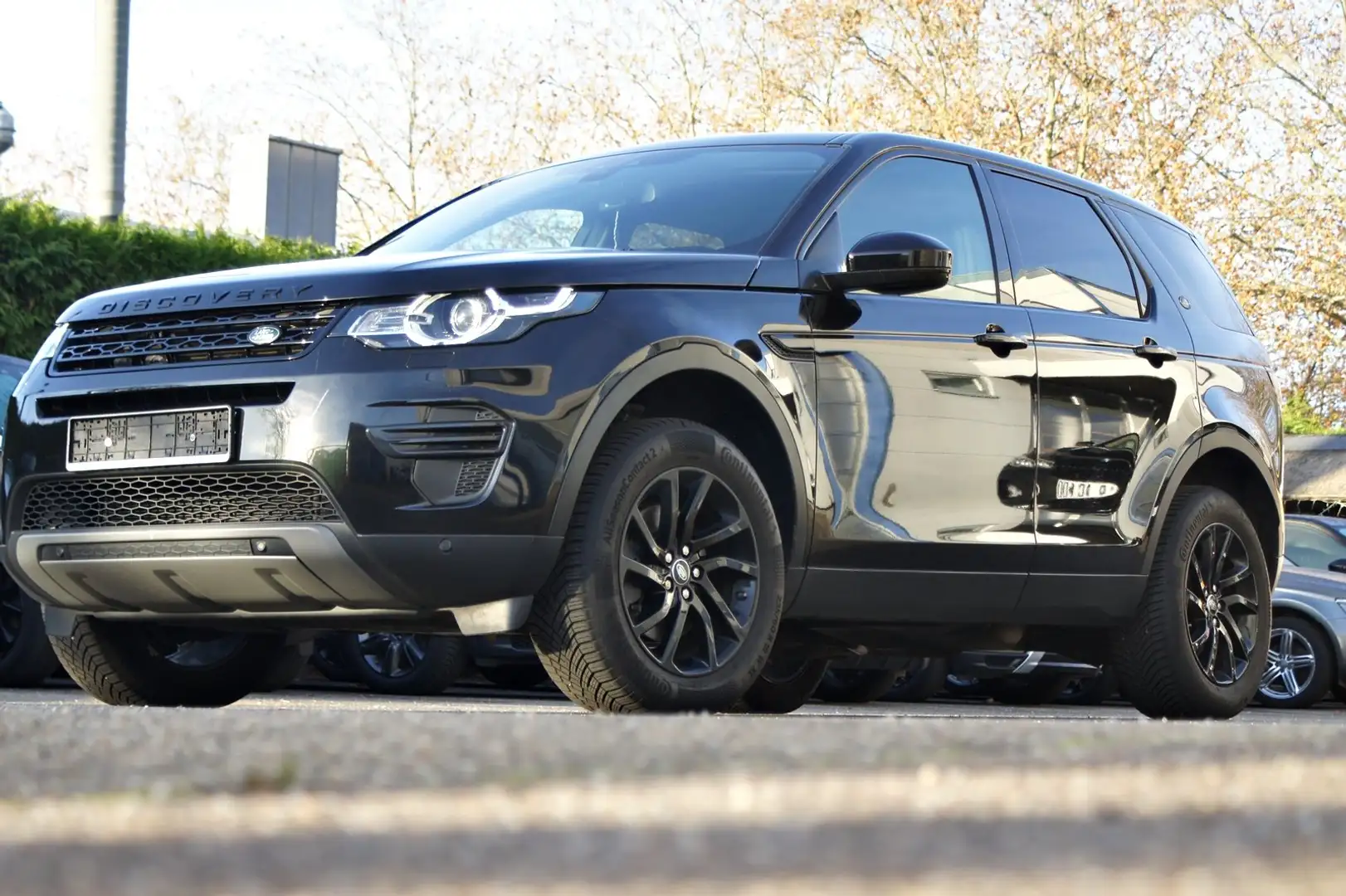 Land Rover Discovery Sport SE AWD LEDER/NAVI/AUTOMAT/PANO/AHK/MERIDIAN Noir - 1