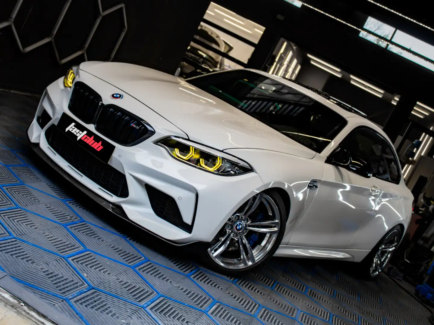 BMW M2 F87 COMPETITION AKRAPOVIC Blanc - 1
