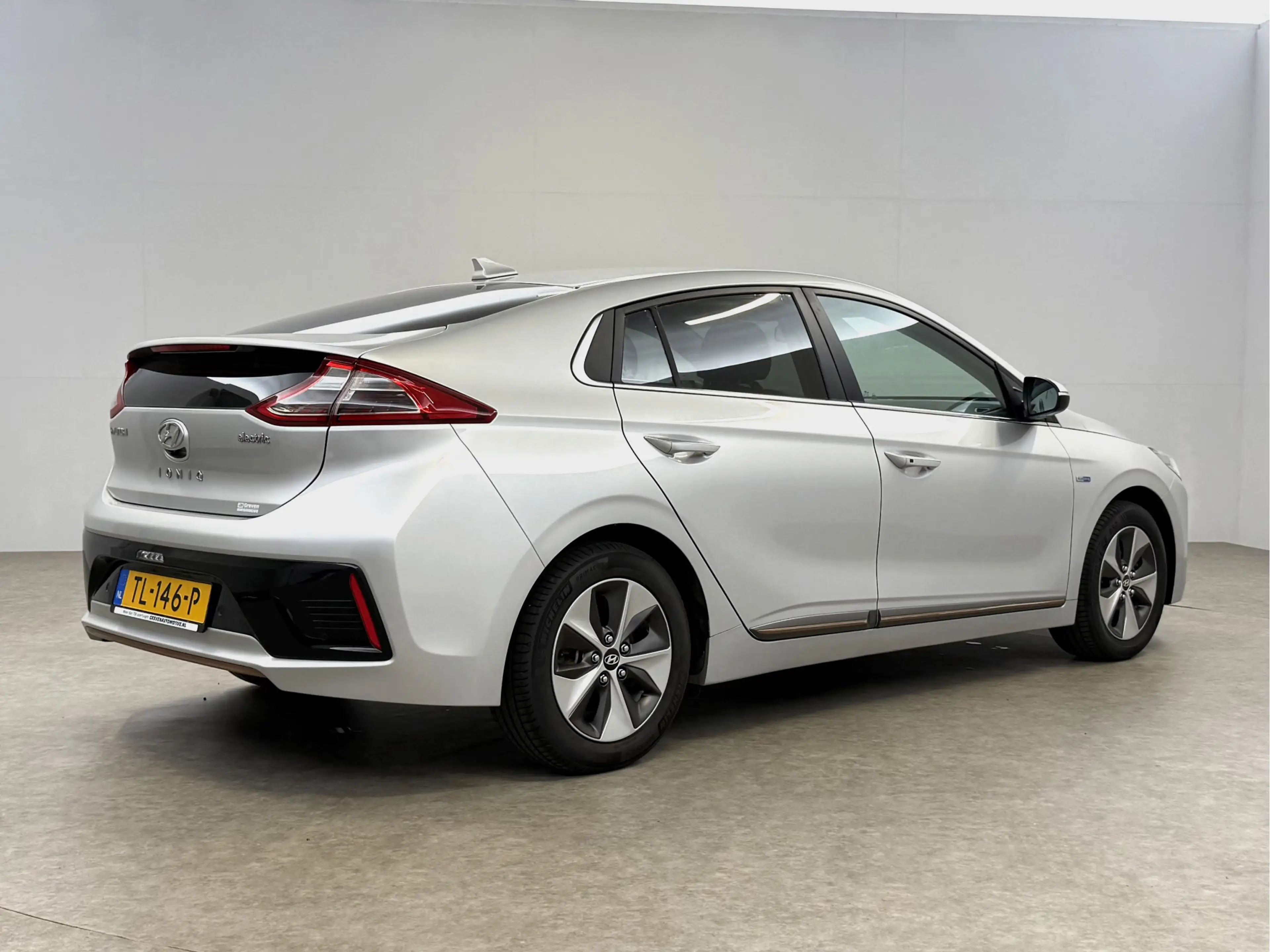 Hyundai IONIQ Premium EV | Snelladen | SOH 87% | Pano | Stoelven — photo 13