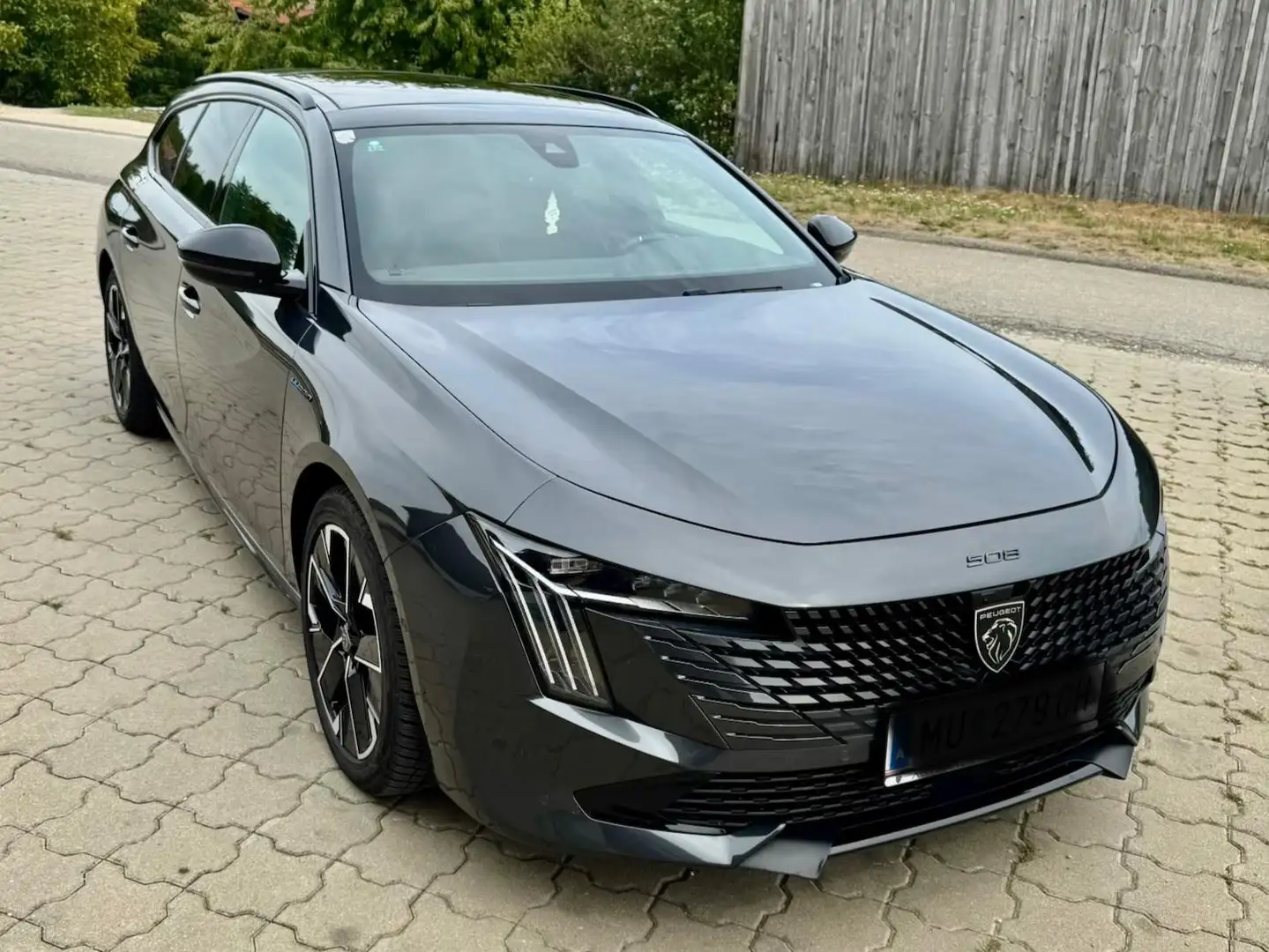 Peugeot 508 508 SW Hybrid 225 PHEV e-EAT8 GT-Line Aut. GT-Line Grau - 1