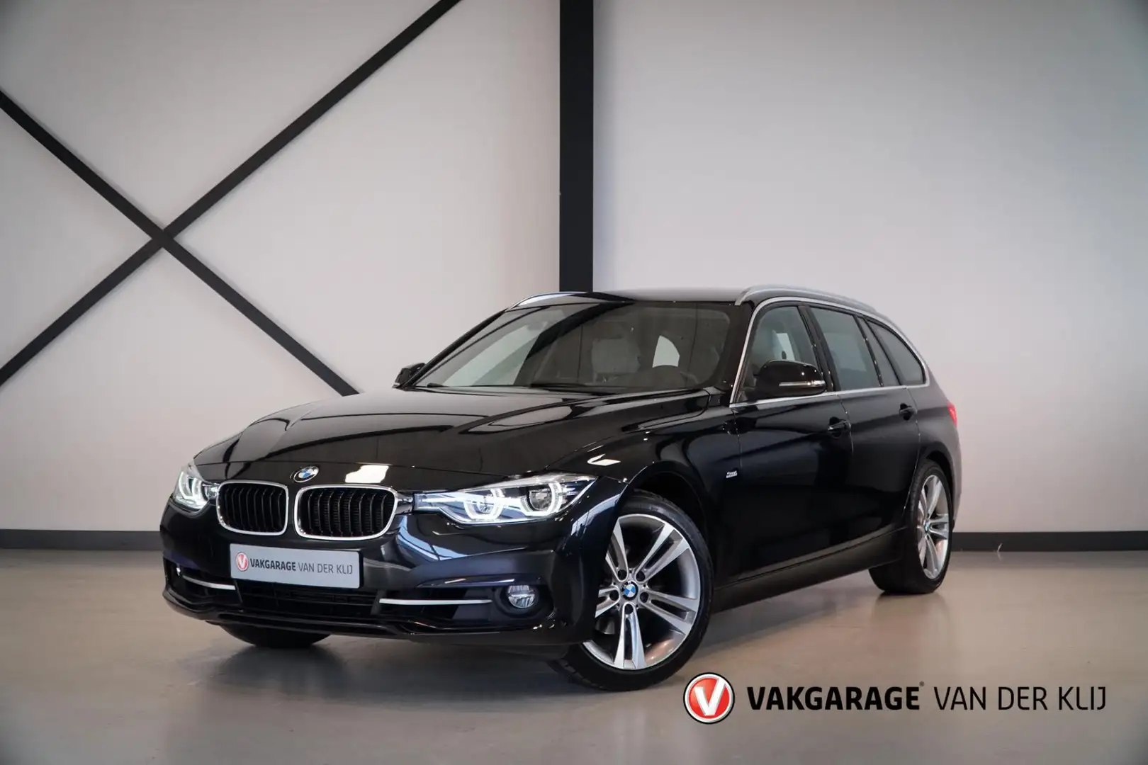 BMW 318 3-serie Touring 318i Sport Line | Trekhaak | Navi Schwarz - 1