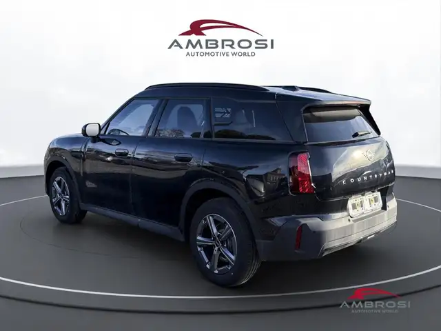 MINI Countryman view 4
